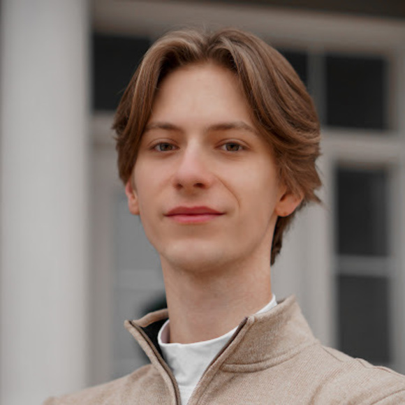 Meet your Posher, Andrew - Picture 1 of 1